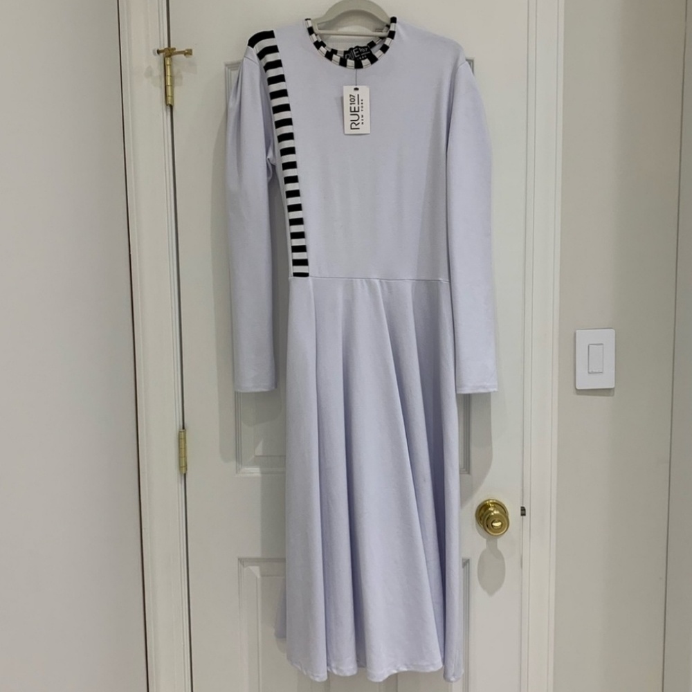 White Dress with black accents - Picture 2 of 2